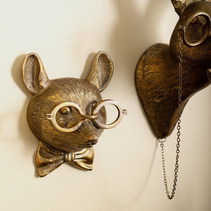 Wanddekoration mit Tierkopf