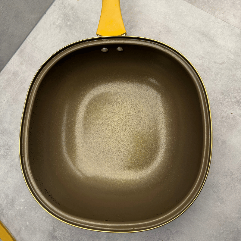 Culinara™ Titan-Antihaftpfanne mit 12 Zoll Durchmesser und Deckel