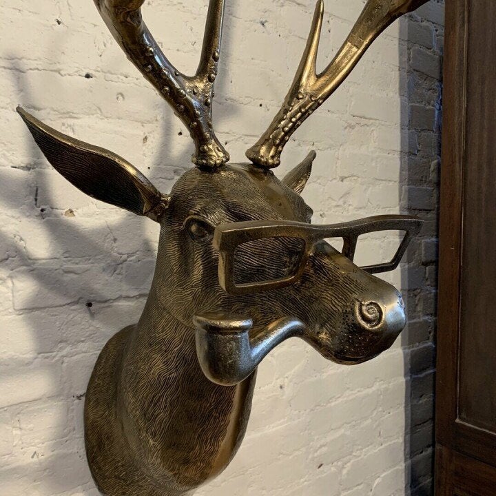 Wanddekoration mit Tierkopf