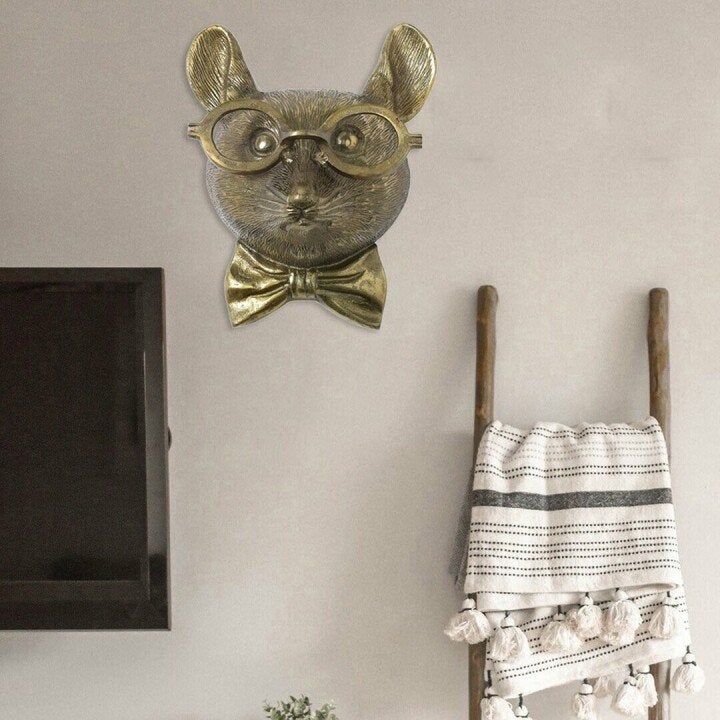 Wanddekoration mit Tierkopf