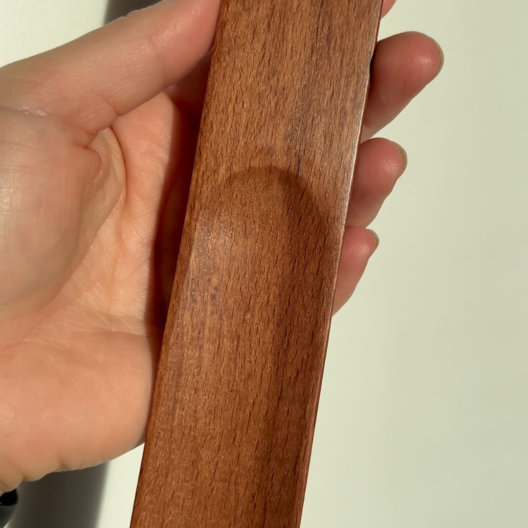 Schuhlöffel aus Buchenholz mit magnetischer Wandhalterung