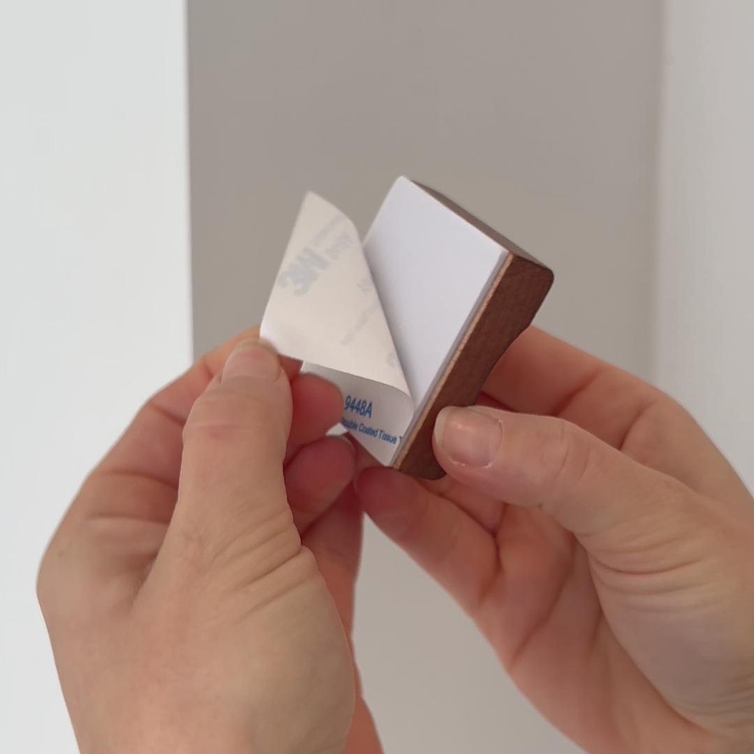 Schuhlöffel aus Buchenholz mit magnetischer Wandhalterung