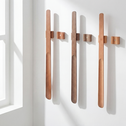 Schuhlöffel aus Buchenholz mit magnetischer Wandhalterung